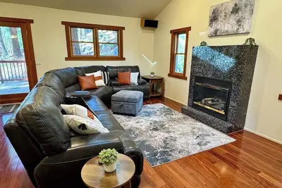 3 King Beds | Pet Friendly & Forest Deck | Sleeps8