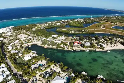 Image de Kai Tini @ Rum Point: on Bio-Bay, private sunsets, steps from the water's edge