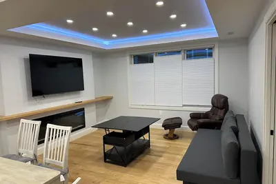 Image de New luxury 2 bed/2 bath apt with Ev charger