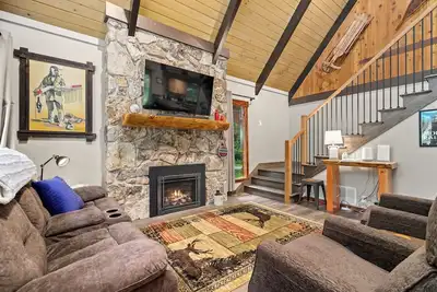 Image de Redtail Rendezvous | Private A-Frame Cabin Near Mount Rainier