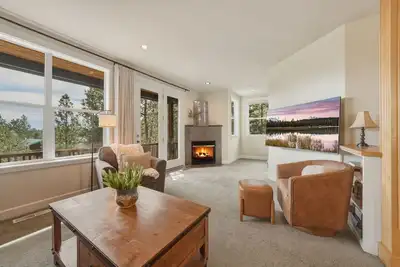 Image de Treetop Cottage ~ Westside Bend ~ Views + Bikes