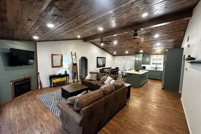 Image de Edgewater at Lake Greeson – Family Retreat w/ Game Room & Theater