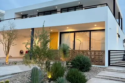 Image de Beach Access • Private Pool - Sleeps 12 - Ocean Views & Tetakawi Mountain