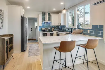 Image de Walk to Shipyard: Bremerton Home w/ Patio!