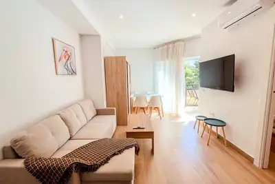 Image de Skol 231 - Studio at Skol Building in Marbella centre with sea views.