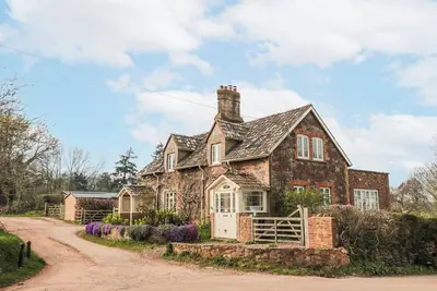 Image de Tuxwell Lodge, pet friendly, with open fire in Nether Stowey