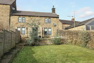 Image de 2 Knoll Mount, character holiday cottage, with open fire in Tansley