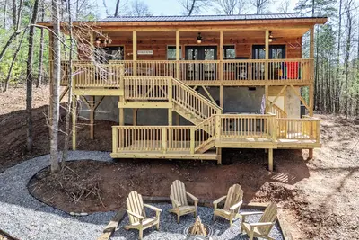 Image de Secluded Mountain Cabin with Hot Tub & Fire pit on 4 acres