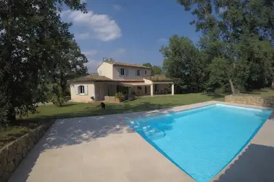 Image de Superbe villa provençale avec piscine pour les amoureux de la nature