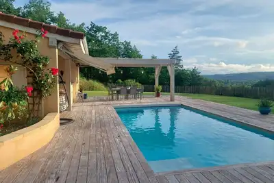 Image de Accès à un magnifique espace piscine/poolhouse avec cours de yoga en option