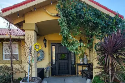 Image de Dream House - three bedroom, three in a half baths on Paschal Vineyard