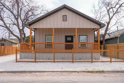 Image de Perfect 2br/2ba Base: Chill, Modern, Near Downtown