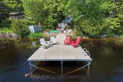Muskoka Waterfront-Dock, Kayak, Firepit, Fireplace