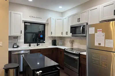 Image de CacheLoft: Upstairs 1br loft w/ Kitchen + W/D, private & cozy, self check-in