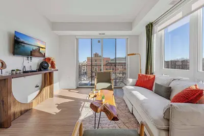 Image de Loring Park King Suite | Rooftop & Stadium