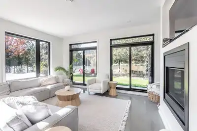 Image de Nou Tremblant Chalet, Lac Labelle, and Private Beach