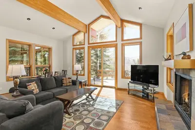 Image de Mountain Sanctuary: Private Hot Tub, Sauna & 2. 5 Acres