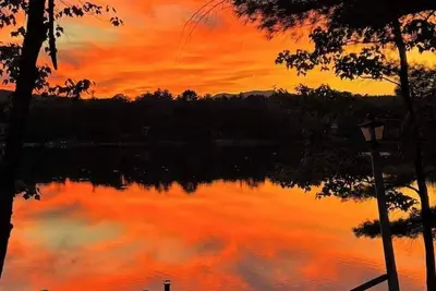 Image de The Washington-Lake Access Tiny home in the Woods