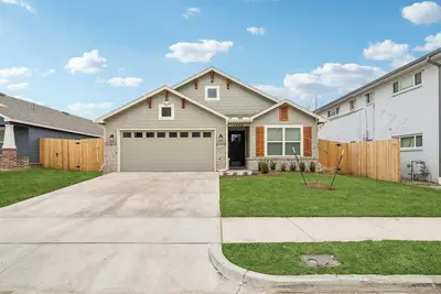 Image de Modern 4br Tulsa Retreat for Groups • Fire Pit + Game Room • Walk to Tu/Midtown