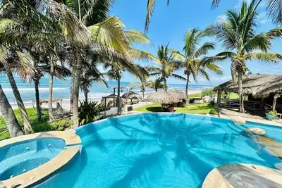 Image de Beach & Pool Getaway by a Partner Host