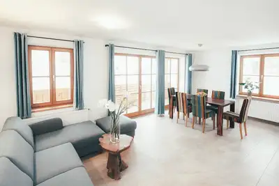 Image de Luna Blanca 2 – Modern Family Apartment with Two Bedrooms and Balcony