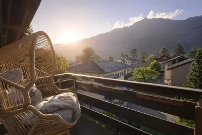 Image de Alpine Loft · 2 Bath · Family Retreat · Balcony · Parking · Ps5/ Netflix/wifi