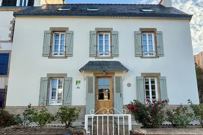 Image de Gîte familial 4 étoiles avec piscine, proche de la mer et des commerces.