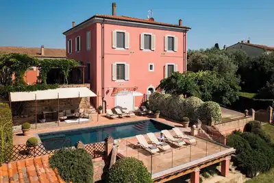 Image de Maison de vacances privée avec bain à remous, Wifi, piscine privée, climatisation, Tv, patio