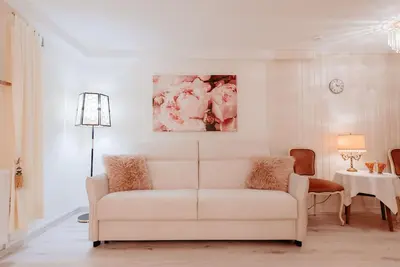 Image de Apartment Glückliche Zeit 100sqm in the basement with billiard room & garden with terrace