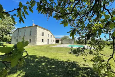 Image de Maison de charme avec piscine au calme dans la campagne gersoise