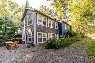 Image de Calma Azul ~ A Retreat in the Heart of C-Ville