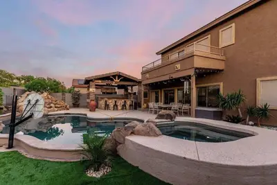 Image de Modern 5br Laveen Retreat w/Pool, Games & Bbq Area