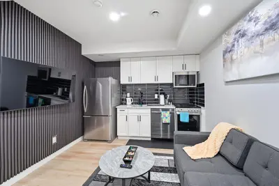 Image de Three Bedroom Basement Suite