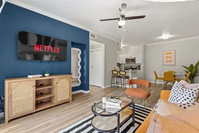 Image de Poolside Luxury 1br | Pool, Gym & Bbq | Med District
