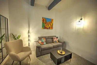 Central Valletta Duplex with Balcony