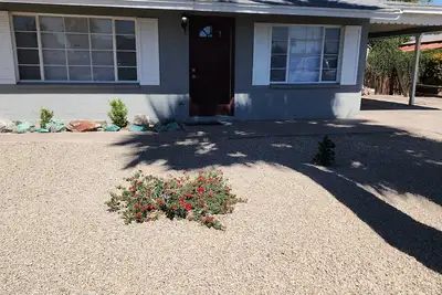 Image de Enjoyable 4-bedroom home with lovely back patio in quiet neighborhood
