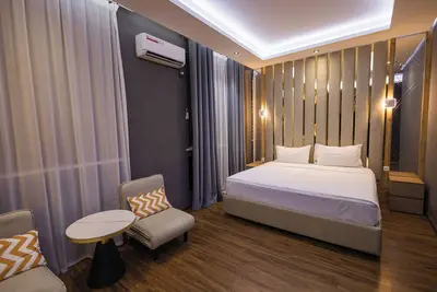 Image de Modern and cozy apartment in the city center, close to restaurants, shops.