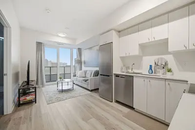 Image de Contemporary Condo in Dtk | Gym, Pool, & More