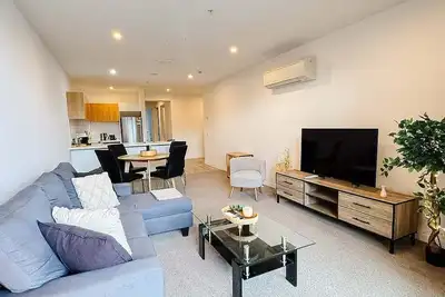 Image de Opposite Stadium 2br Cbd with Parking - Stadium Central 206