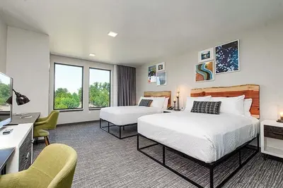 Image de Modern & Stylish Room Near Downtown Independence – Walk to Shops & Parks