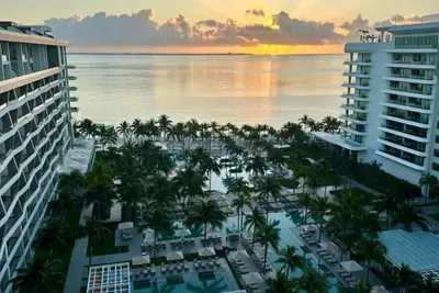 Image de Luxury 2‑Bedroom Beachfront Resort-style condo with Stunning Pacific Ocean Views