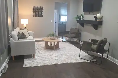 Image de Spacious 3-bedroom house in serene Cleveland with Ac