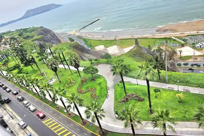 Image de Miraflores Luxury Skytop Oceanview Apartment