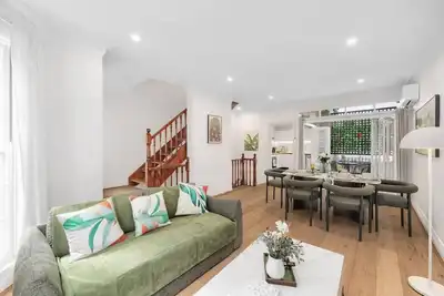 Image de Sydney City | 3br/2Bath+Car, Walk to Uni & Shops