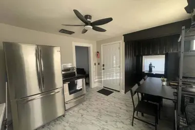 Image de 3 Br Apartment Near Wesleyan 201