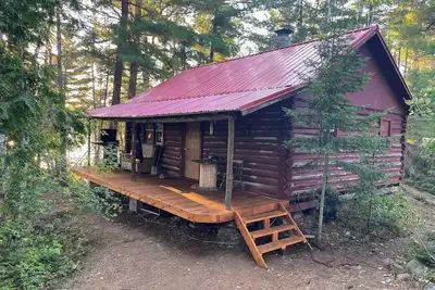 Image de Remote off grid island with log cabin and great fishing, water access only.