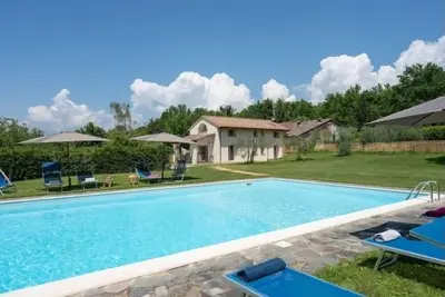 Image de Tuscan barn with private pool near Florence