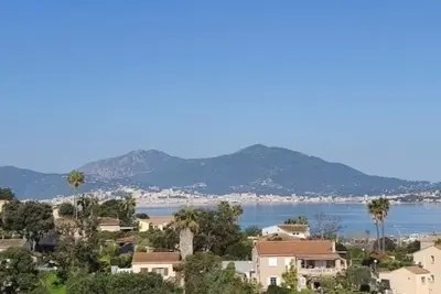 Image de Appt 2 pièces en résidence avec piscine vue sur baie d'Ajaccio