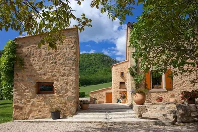 Image de Charming Chateau 7-bedroom- 16 people-  with Heated indoor pool & Spa