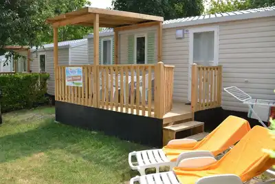Image de Appartement dans une maison de vacances avec climatisation, Wifi, piscine, terrasse, animaux admis